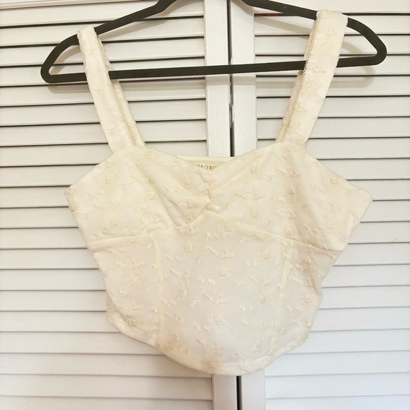 Thirty Thirty Tops - Corset style lace crop top - NWOT